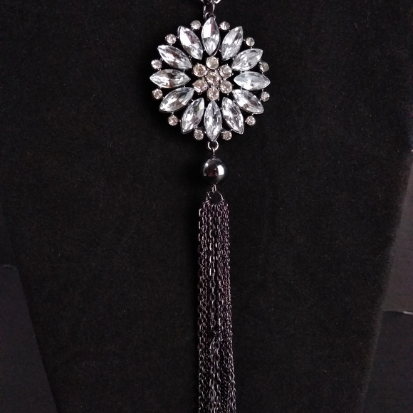 Starburst Round Rhinestone Chain Necklace - Picture 6 of 8